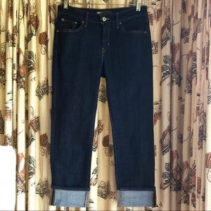 Levi’s Dark Cuffed Crop Jeans 👖